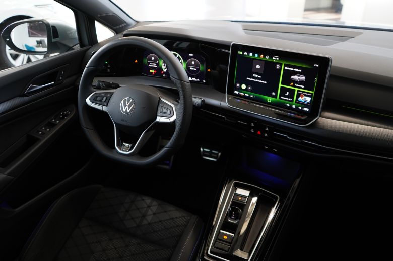 Volkswagen Golf 8 1.4 L TSI R-Line