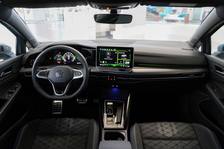 Volkswagen Golf 8 1.4 L TSI R-Line