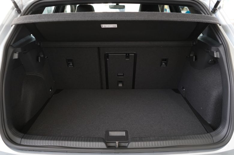 Volkswagen Golf 8 1.4 L TSI R-Line