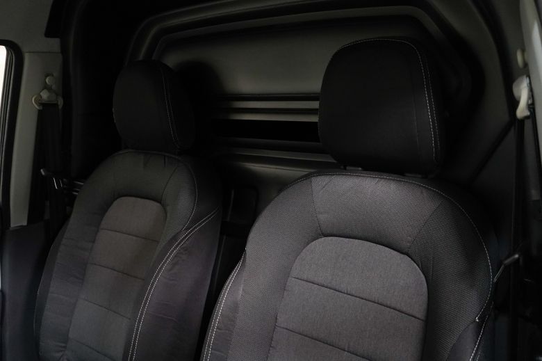 Hyacinth Automotive ouvre la voie de la logistique 100% électrique avec Cenntro et RAPSEV