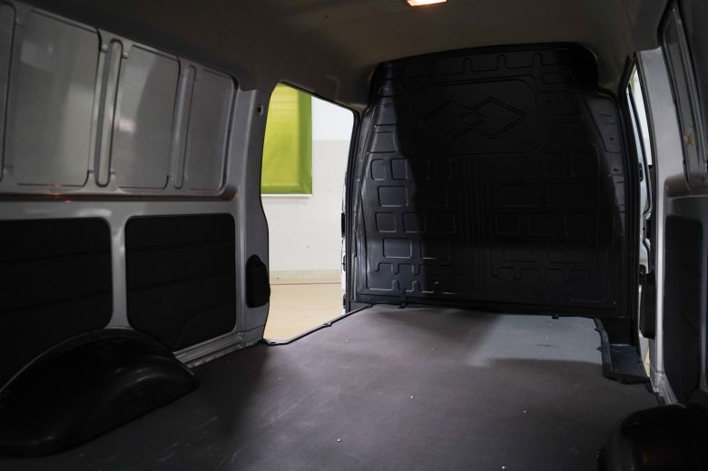 Hyacinth Automotive ouvre la voie de la logistique 100% électrique avec Cenntro et RAPSEV