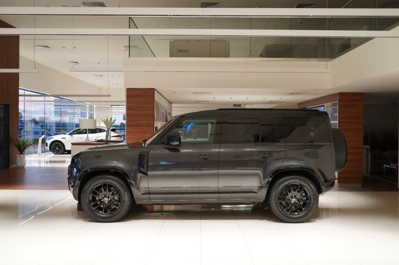 Land Rover Defender 110 3.0 L P400 X-Dynamic SE