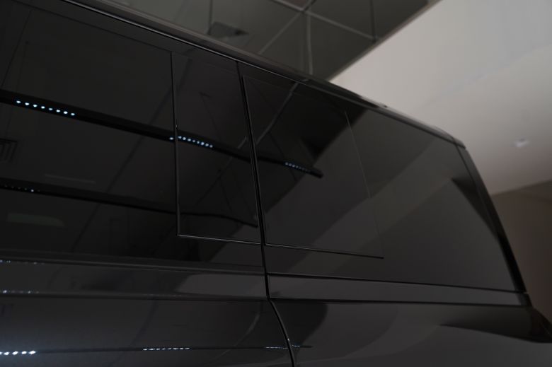 Land Rover Defender 110 3.0 L P400 X-Dynamic SE