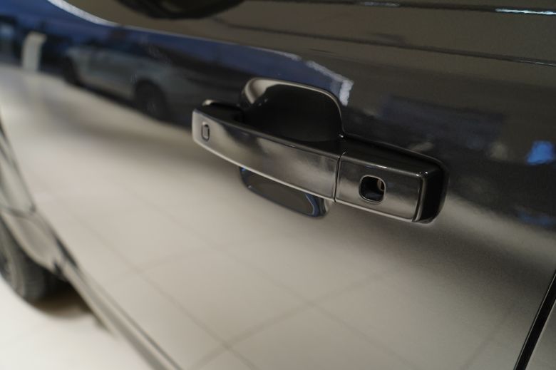 Land Rover Defender 110 3.0 L P400 X-Dynamic SE