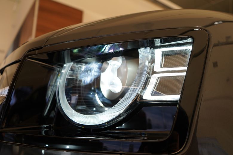 Land Rover Defender 110 3.0 L P400 X-Dynamic SE