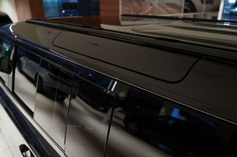 Land Rover Defender 110 3.0 L P400 X-Dynamic SE