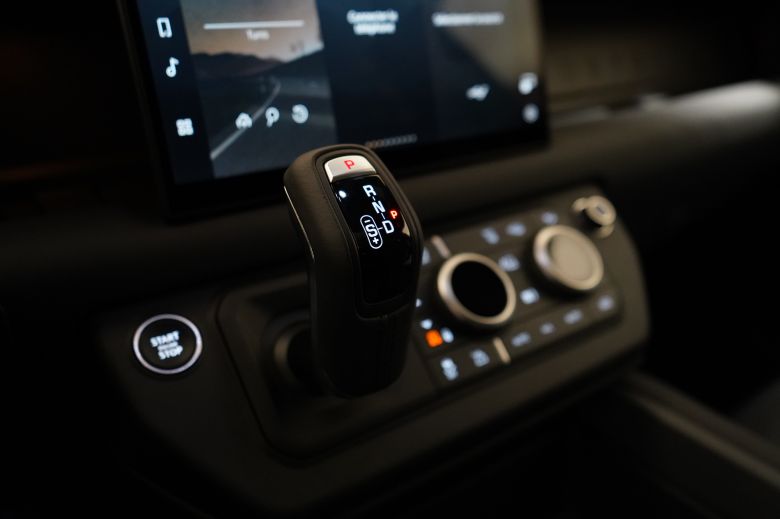 Land Rover Defender 110 3.0 L P400 X-Dynamic SE