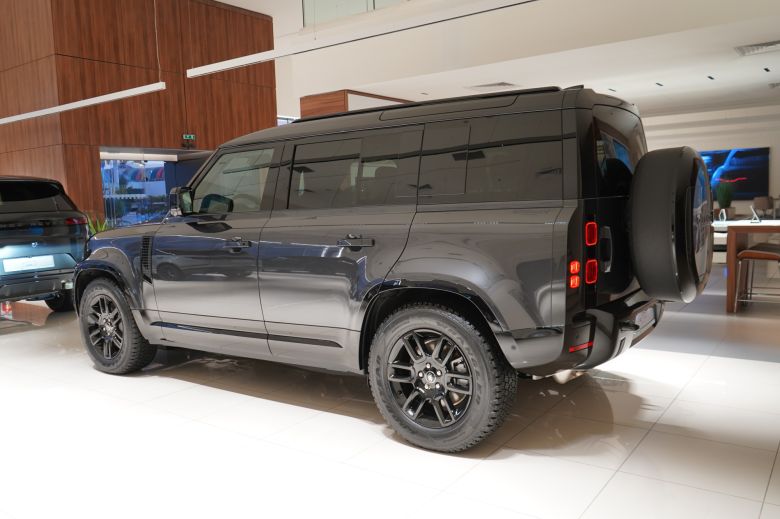 Land Rover Defender 110 3.0 L P400 X-Dynamic SE