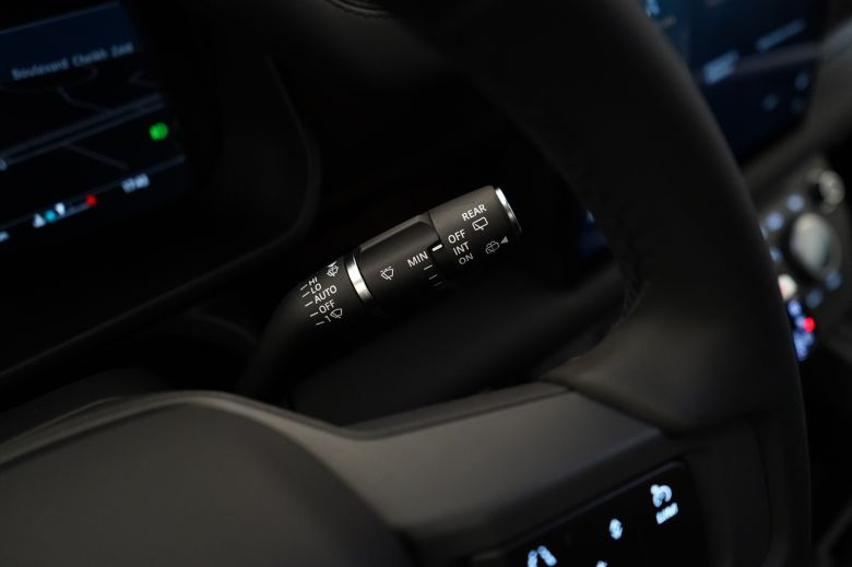 Land Rover Defender 110 3.0 L P400 X-Dynamic SE