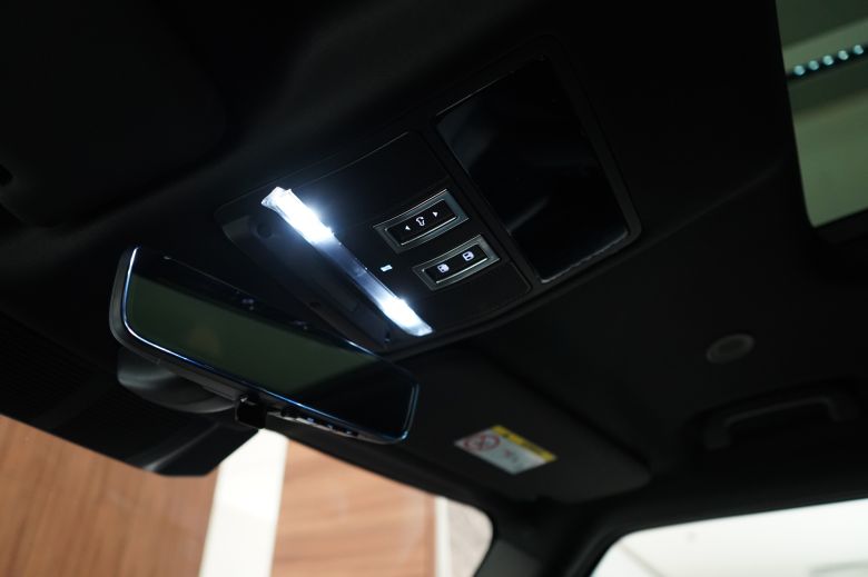 Land Rover Defender 110 3.0 L P400 X-Dynamic SE