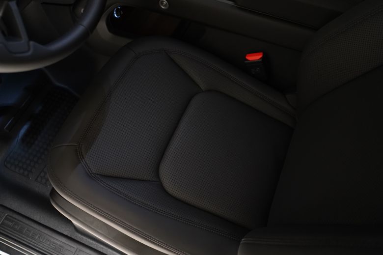 Land Rover Defender 110 3.0 L P400 X-Dynamic SE