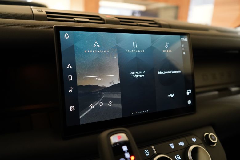 Land Rover Defender 110 3.0 L P400 X-Dynamic SE