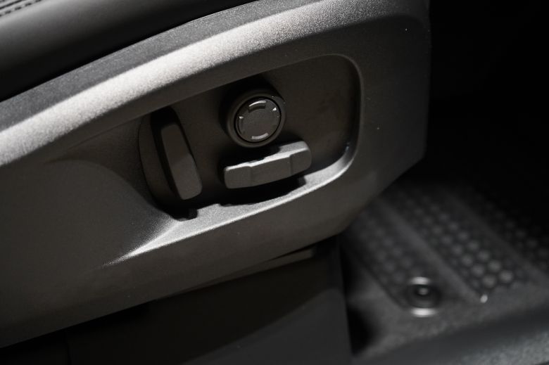 Land Rover Defender 110 3.0 L P400 X-Dynamic SE