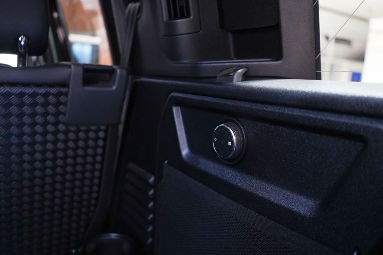 Land Rover Defender 110 3.0 L P400 X-Dynamic SE