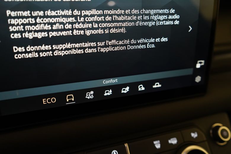 Land Rover Defender 110 3.0 L P400 X-Dynamic SE