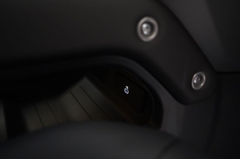 Land Rover Defender 110 3.0 L P400 X-Dynamic SE