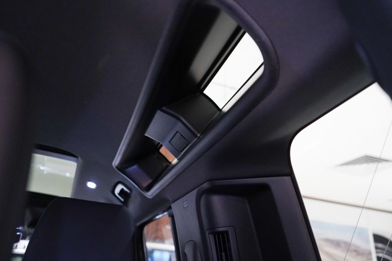 Land Rover Defender 110 3.0 L P400 X-Dynamic SE