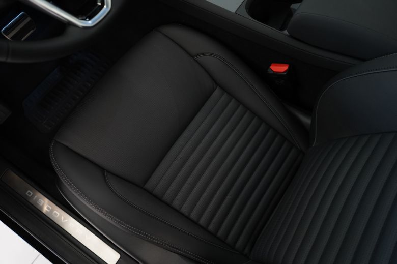 Land Rover Discovery Sport 1.5 L P300e PHEV Dynamic SE