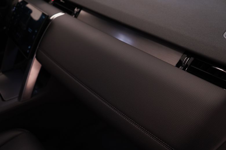 Land Rover Discovery Sport 1.5 L P300e PHEV Dynamic SE