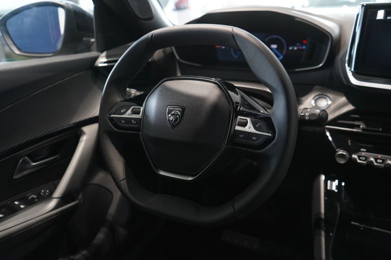 Peugeot 2008 1.2 L Puretech 130 Allure BVA