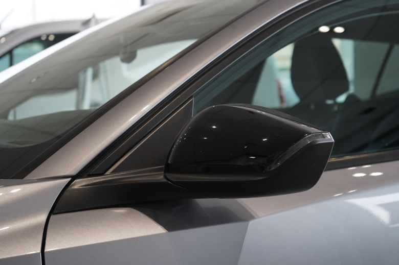 Peugeot 408 1.6 L Allure EAT8