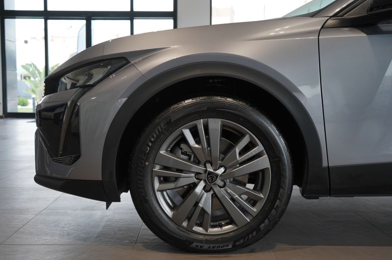 Peugeot 408 1.6 L Allure EAT8