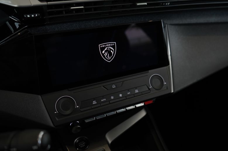 Peugeot 408 1.6 L Allure EAT8