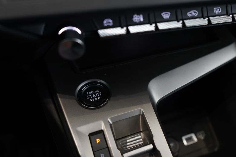 Peugeot 408 1.6 L Allure EAT8