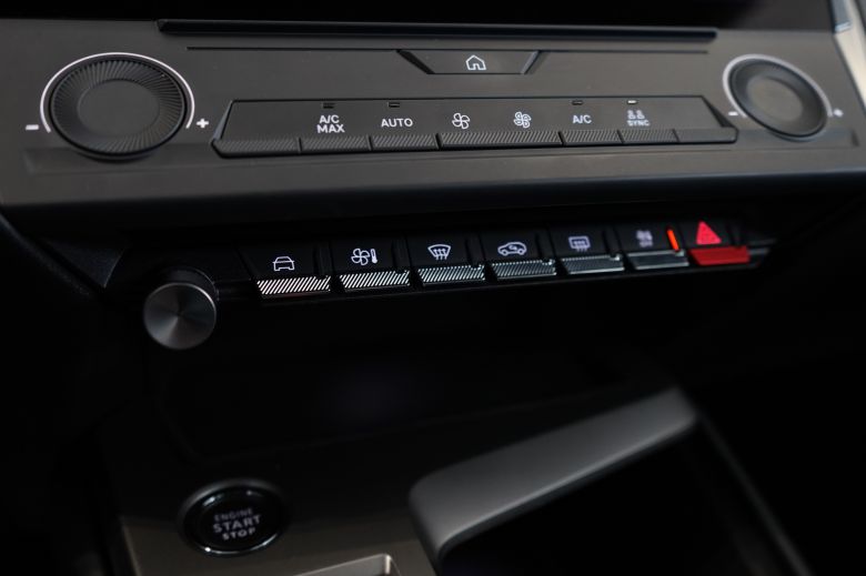 Peugeot 408 1.6 L Allure EAT8