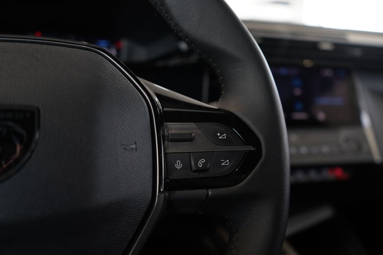 Peugeot 408 1.6 L Allure EAT8