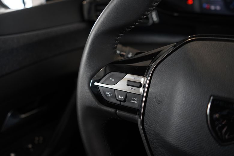 Peugeot 408 1.6 L Allure EAT8