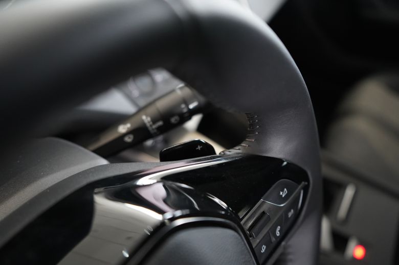 Peugeot 408 1.6 L Allure EAT8