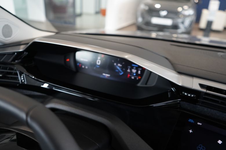 Peugeot 408 1.6 L Allure EAT8