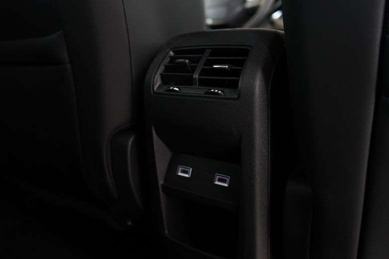 Peugeot 408 1.6 L Allure EAT8