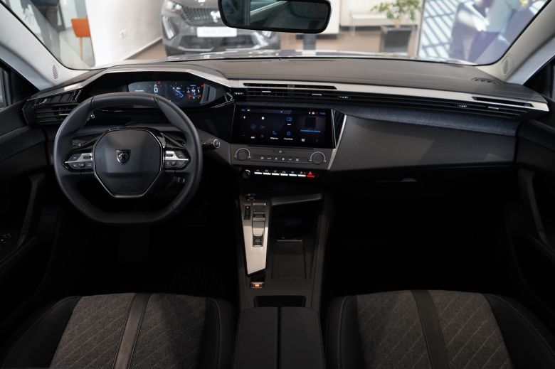 Peugeot 408 1.6 L Allure EAT8