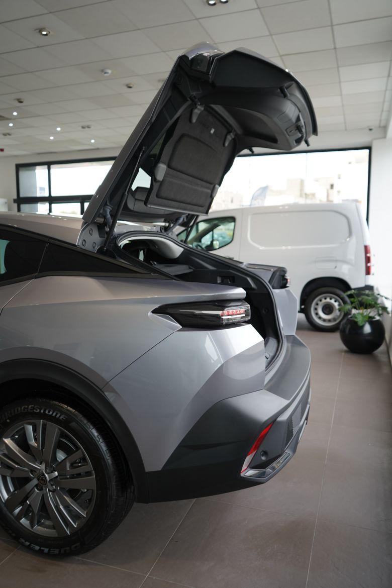 Peugeot 408 1.6 L Allure EAT8