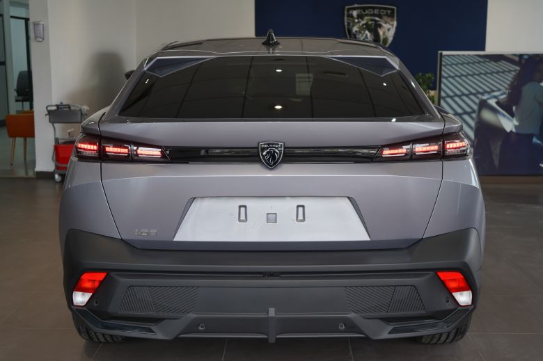 Peugeot 408 1.6 L Allure EAT8