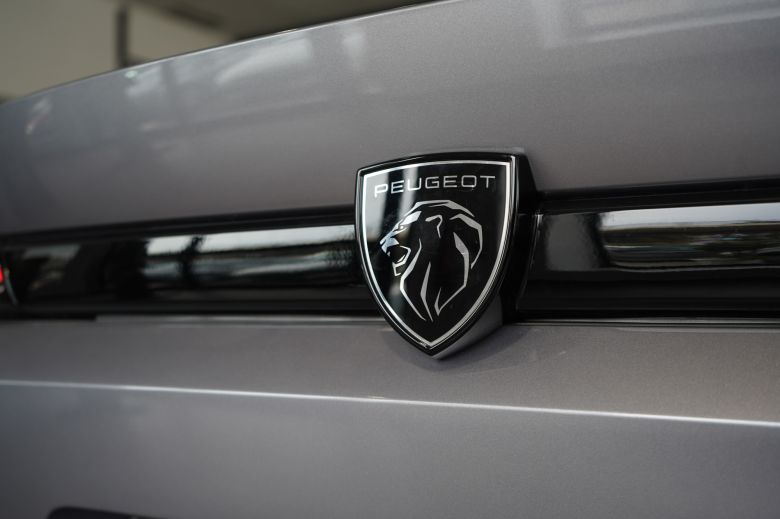 Peugeot 408 1.6 L Allure EAT8