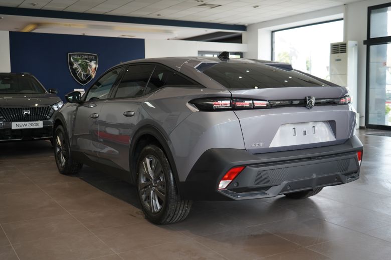 Peugeot 408 1.6 L Allure EAT8