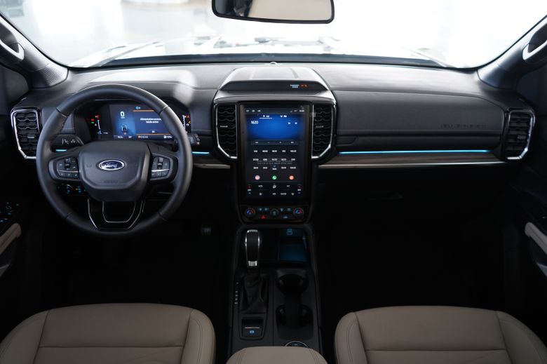 Ford Everest 2.0 L Bi-Turbo Limited 7 places