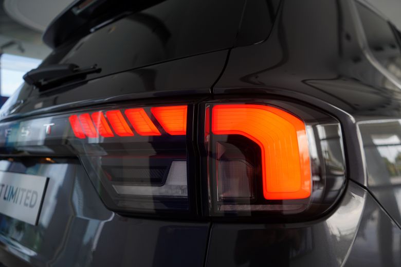 Ford Everest 2.0 L Bi-Turbo Limited 7 places