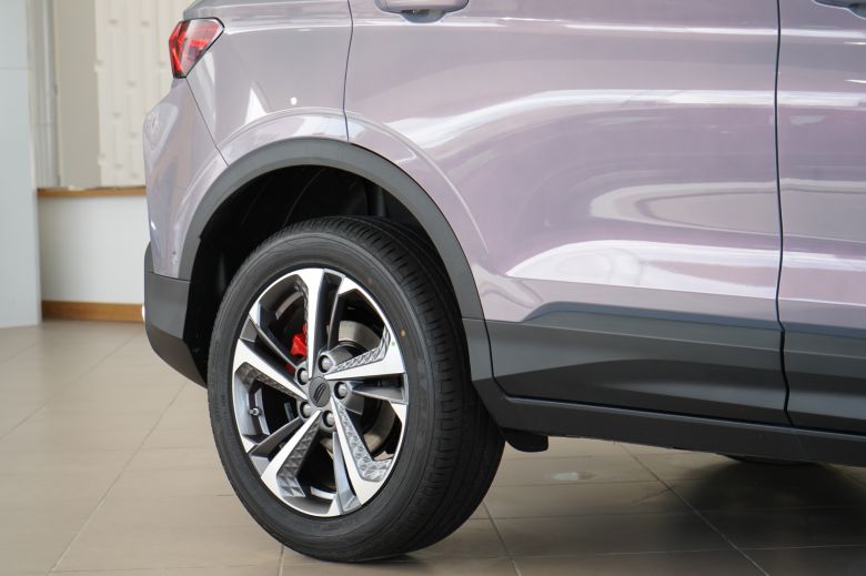 Geely Coolray 1.5 L Turbo New GS+