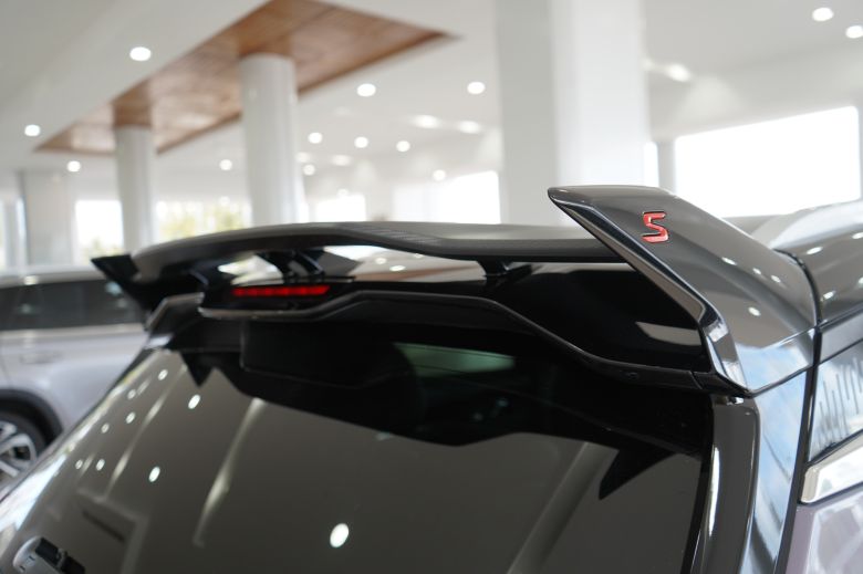 Geely Coolray 1.5 L Turbo New GS+