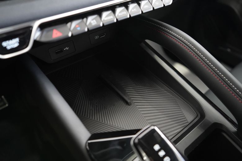 Geely Coolray 1.5 L Turbo New GS+