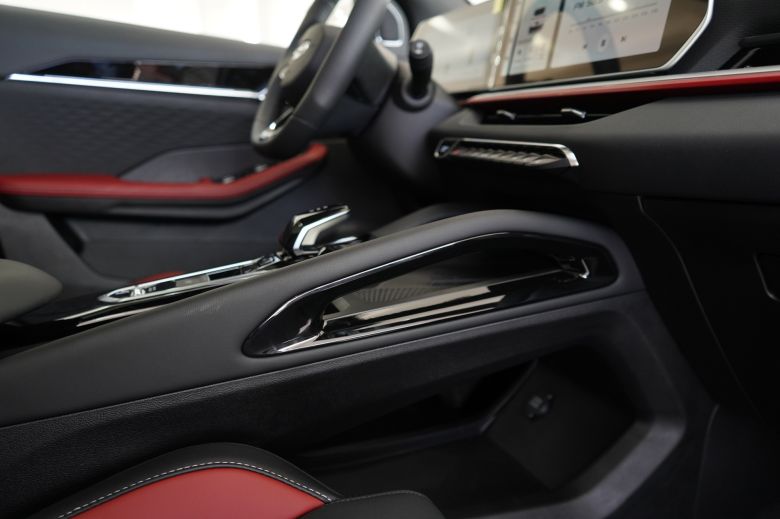 Geely Coolray 1.5 L Turbo New GS+