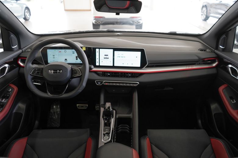 Geely Coolray 1.5 L Turbo New GS+