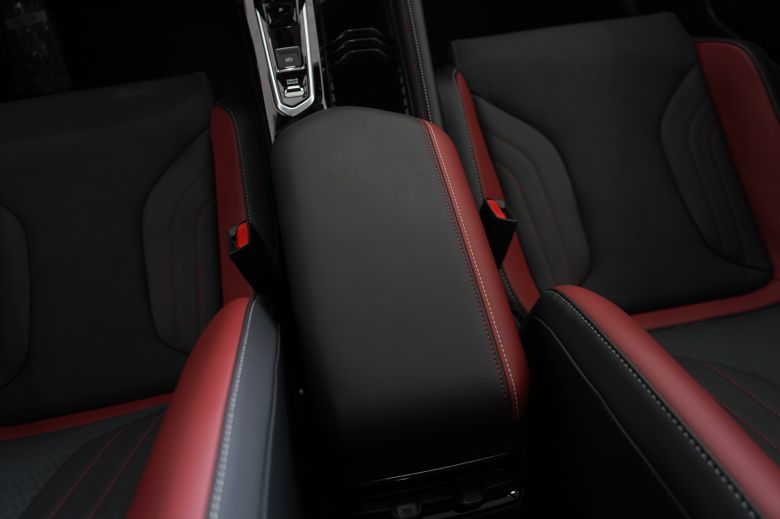 Geely Coolray 1.5 L Turbo New GS+