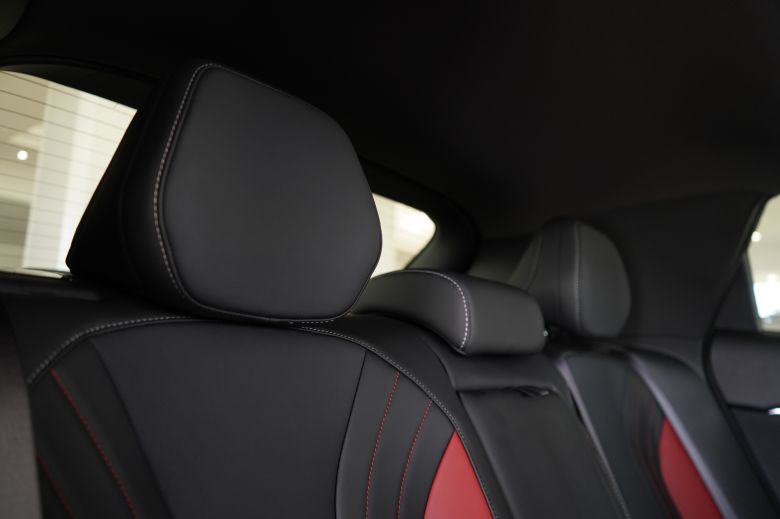 Geely Coolray 1.5 L Turbo New GS+