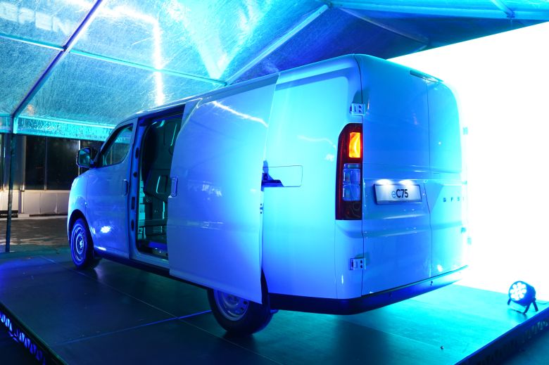 NIMR lance le SUV hybride rechargeable DFSK E5 PHEV et l'utilitaire électrique EC75 en Tunisie