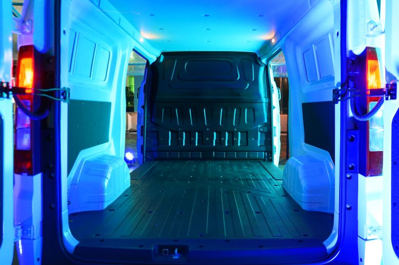 NIMR lance le SUV hybride rechargeable DFSK E5 PHEV et l'utilitaire électrique EC75 en Tunisie